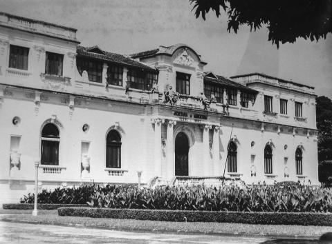 Prédio da Faculdade Fluminense de Medicina Veterinária